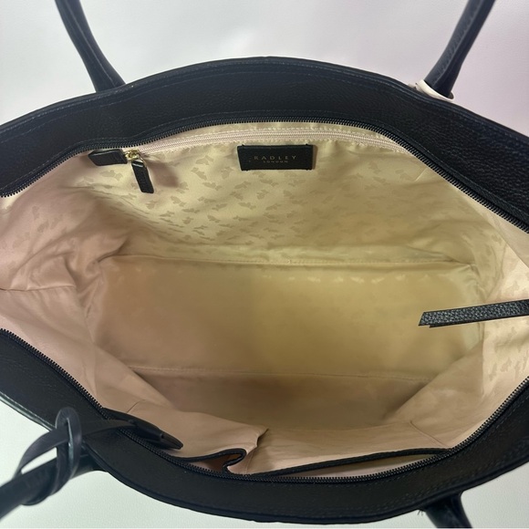 NEW RADLEY LONDON SOUTHWARK LANE BLACK LEATHER ZIP AROUND TOTE - Picture 7 of 14